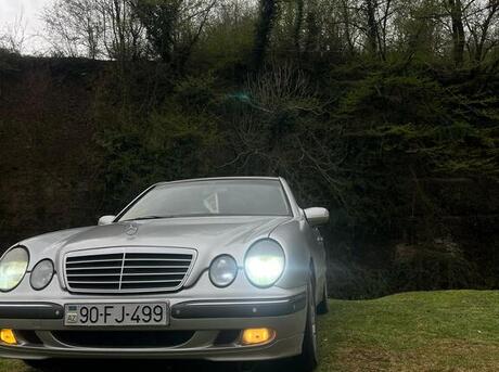 Mercedes E 220 2001