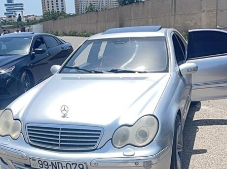 Mercedes C 320
