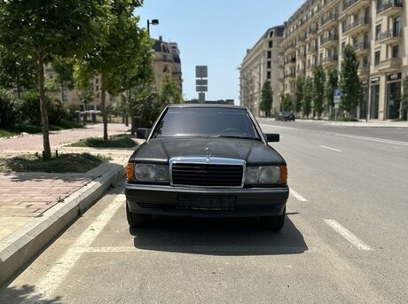 Mercedes 190
