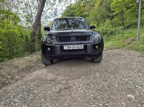 Mitsubishi Pajero 2011