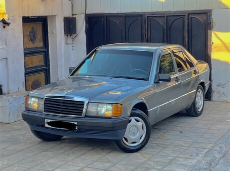 Mercedes 190