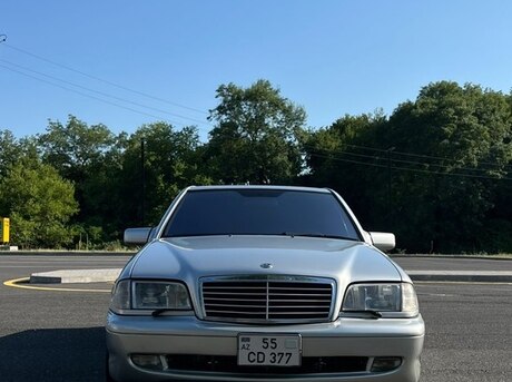 Mercedes C 240