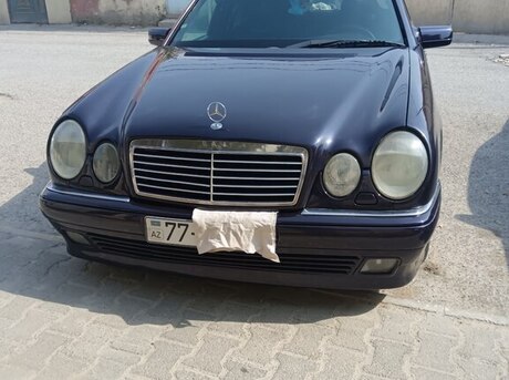 Mercedes E 200