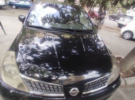 Nissan Tiida 2009