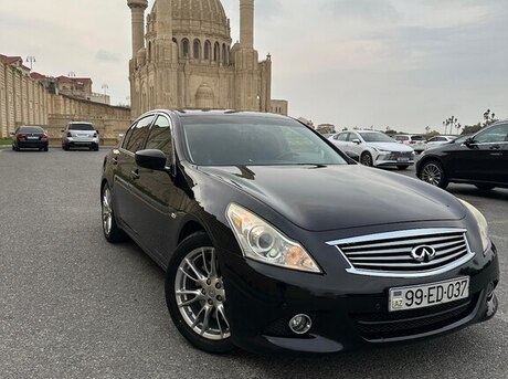 Infiniti  2012