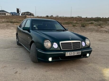 Mercedes E 200