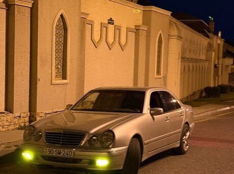 Mercedes E 240 2002
