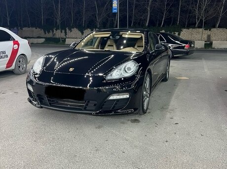 Porsche Panamera 4S