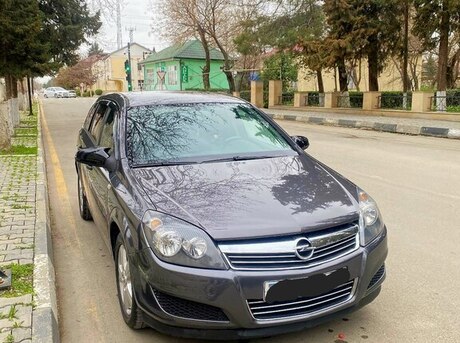 Opel Astra 2010