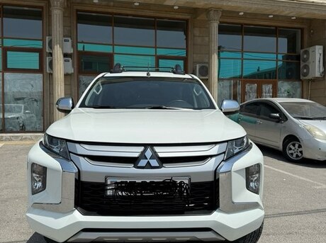 Mitsubishi L200 2023