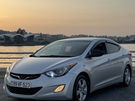 Hyundai Elantra 2011