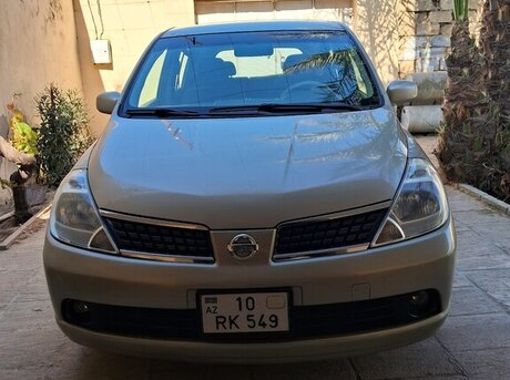 Nissan Tiida 2006