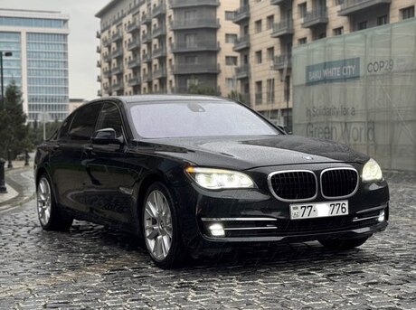 BMW 750 2011