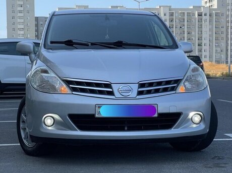 Nissan Tiida 2011