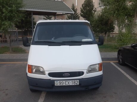 Ford Transit 2000