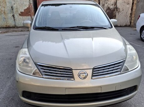 Nissan Tiida 2008