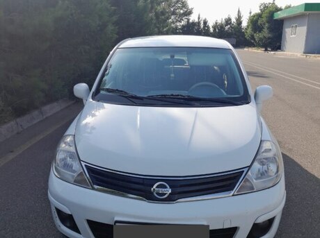 Nissan Tiida 2010