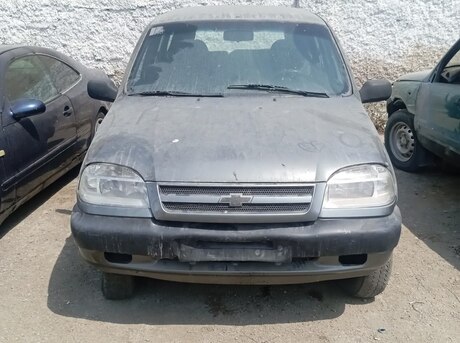 Chevrolet Niva 2004