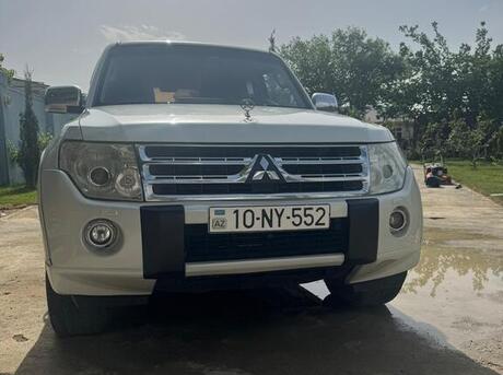 Mitsubishi Pajero 2010