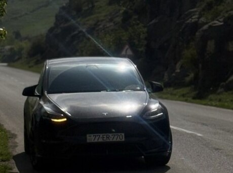 Tesla Model Y 2023