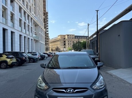 Hyundai Accent 2013