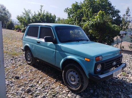 LADA (VAZ) Niva 2001