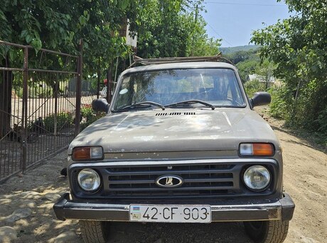 LADA (VAZ) Niva 1990