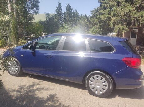 Opel Astra 2013