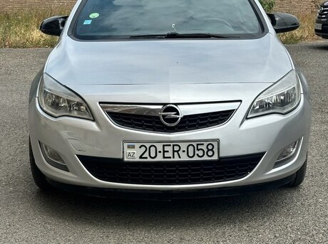 Opel Astra 2011