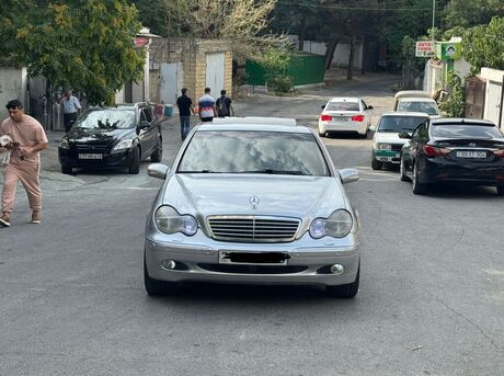 Mercedes C 240