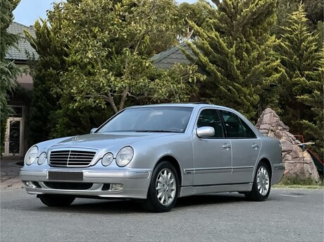 Mercedes E 240 2001