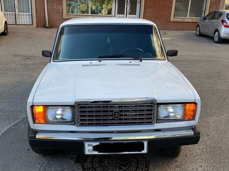 LADA (VAZ) 2107