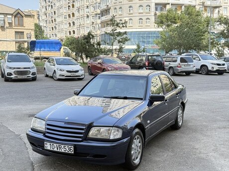 Mercedes C 180
