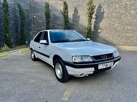 Peugeot 405