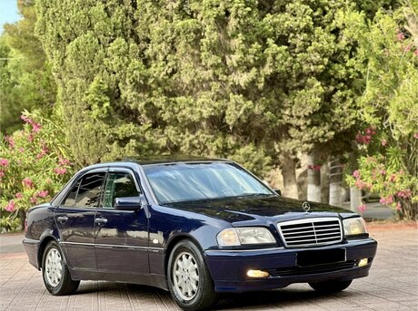 Mercedes C 180