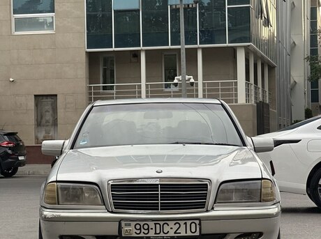 Mercedes C 180