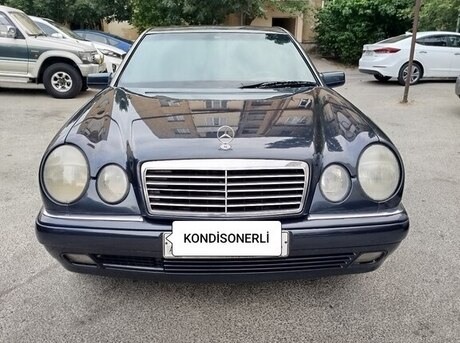 Mercedes E 230