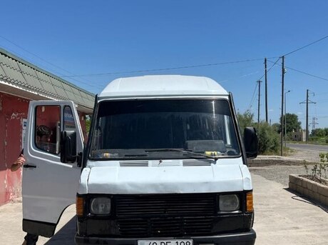 Mercedes 208 D 1991