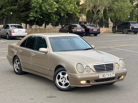 Mercedes E 240