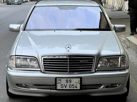 Mercedes C 240