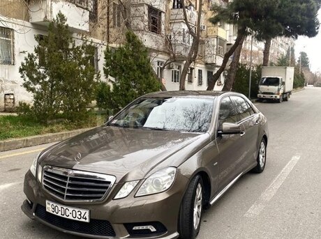 Mercedes E 200