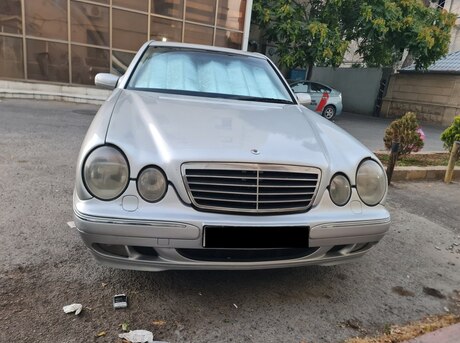 Mercedes E 270