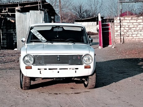LADA (VAZ) 21011