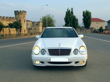 Mercedes E 240