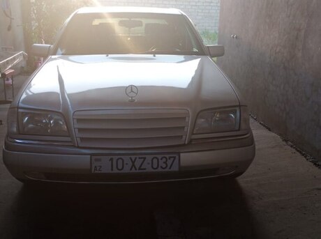 Mercedes C 230