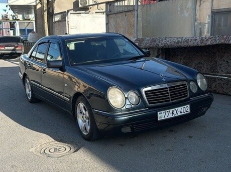 Mercedes E 230