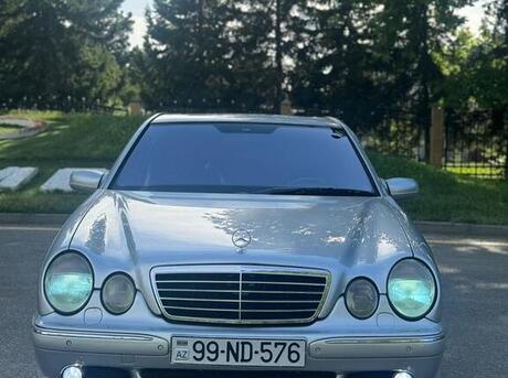 Mercedes E 320
