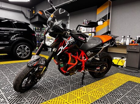 KTM 690 Duke