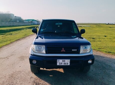 Mitsubishi Pajero io