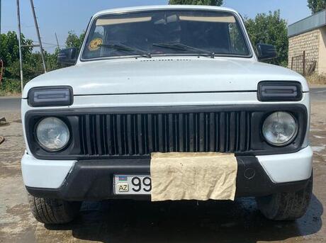 LADA (VAZ) Niva 2011